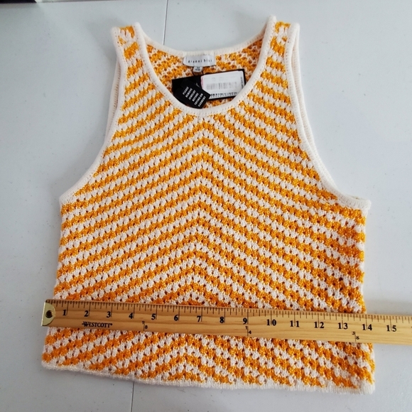 NEW Crochet Cropped Sweater Vest Size M Open Knit Sleeveless Chevron Pattern Top - Picture 5 of 9